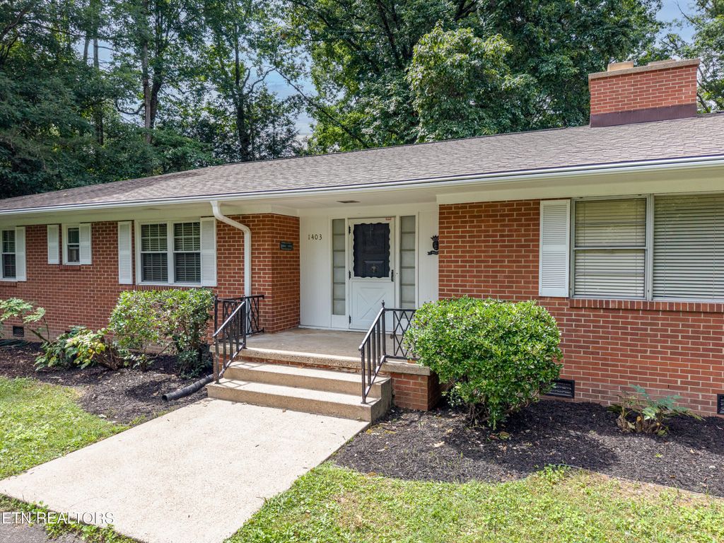 Photo of 1403 Wilkinson Pike, Maryville, TN 37803 (MLS # 1346173)