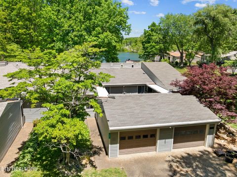 Photo of 18 Woodland Terrace, Fairfield Glade, TN 38558 (MLS # 1341276)