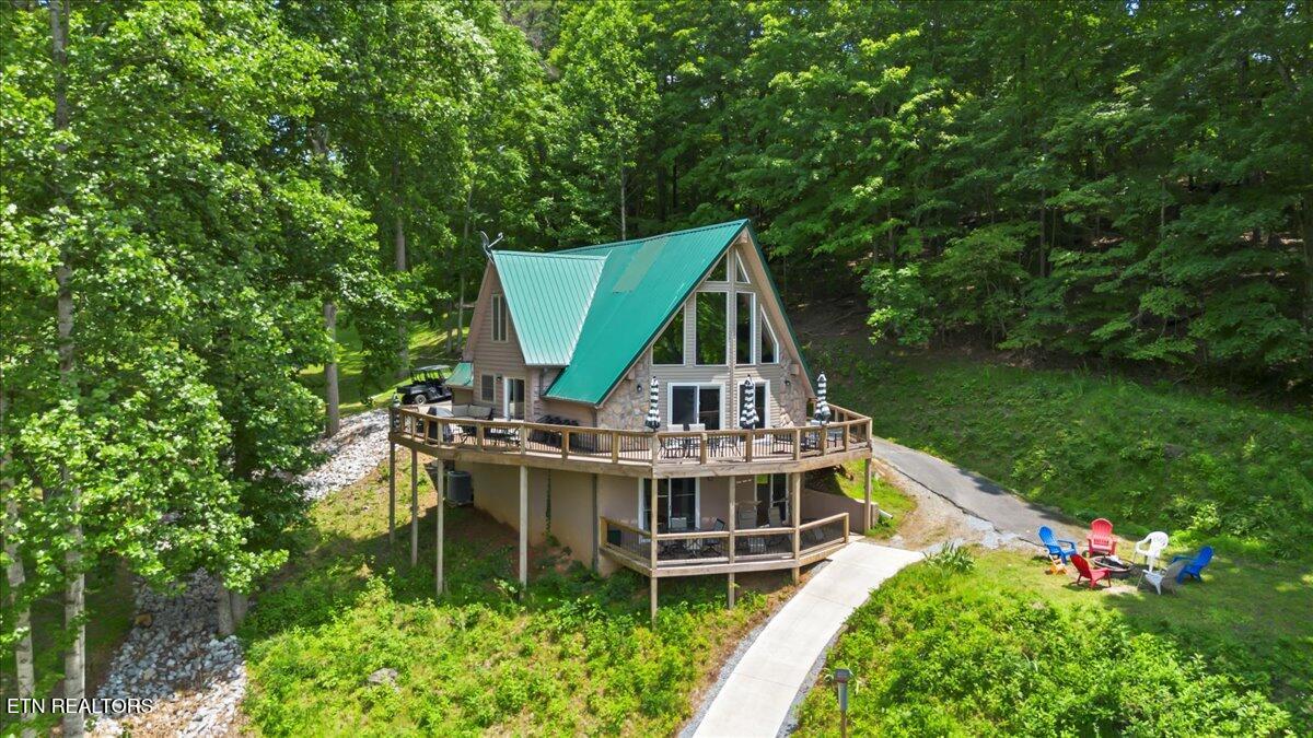 824 Deerfield Way