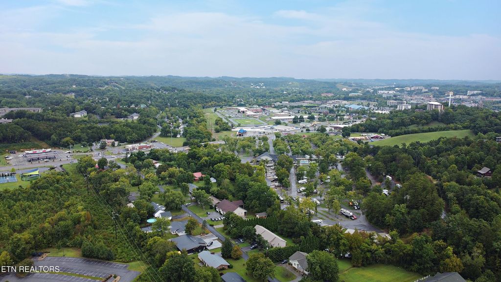 Photo of 2639 High Valley Drive, Pigeon Forge, TN 37863 (MLS # 1314299)