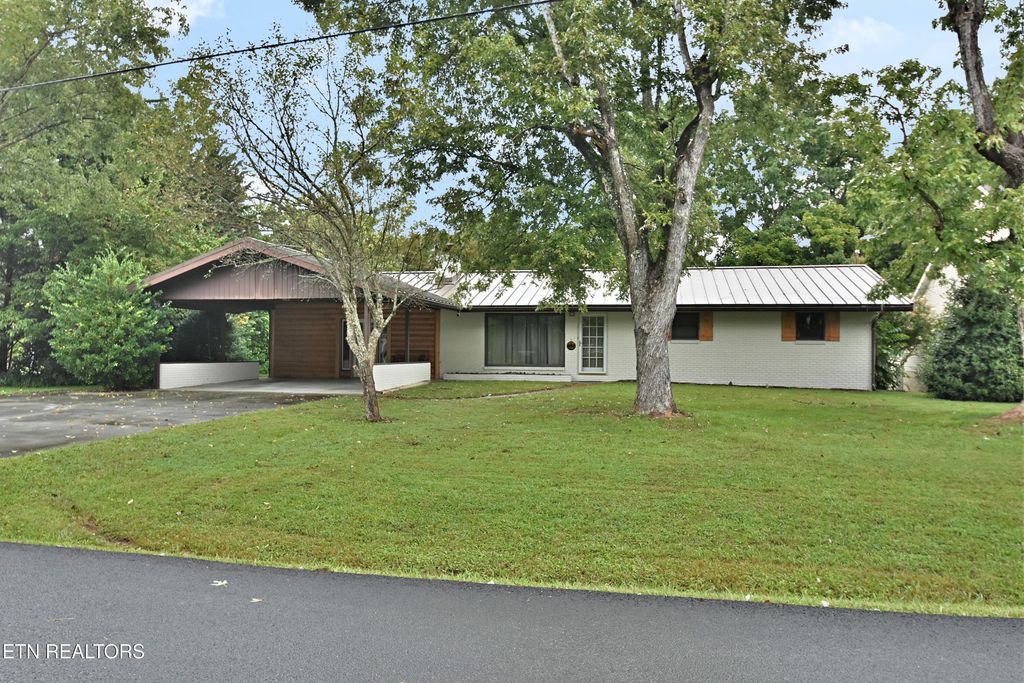 Photo of 2639 High Valley Drive, Pigeon Forge, TN 37863 (MLS # 1314299)