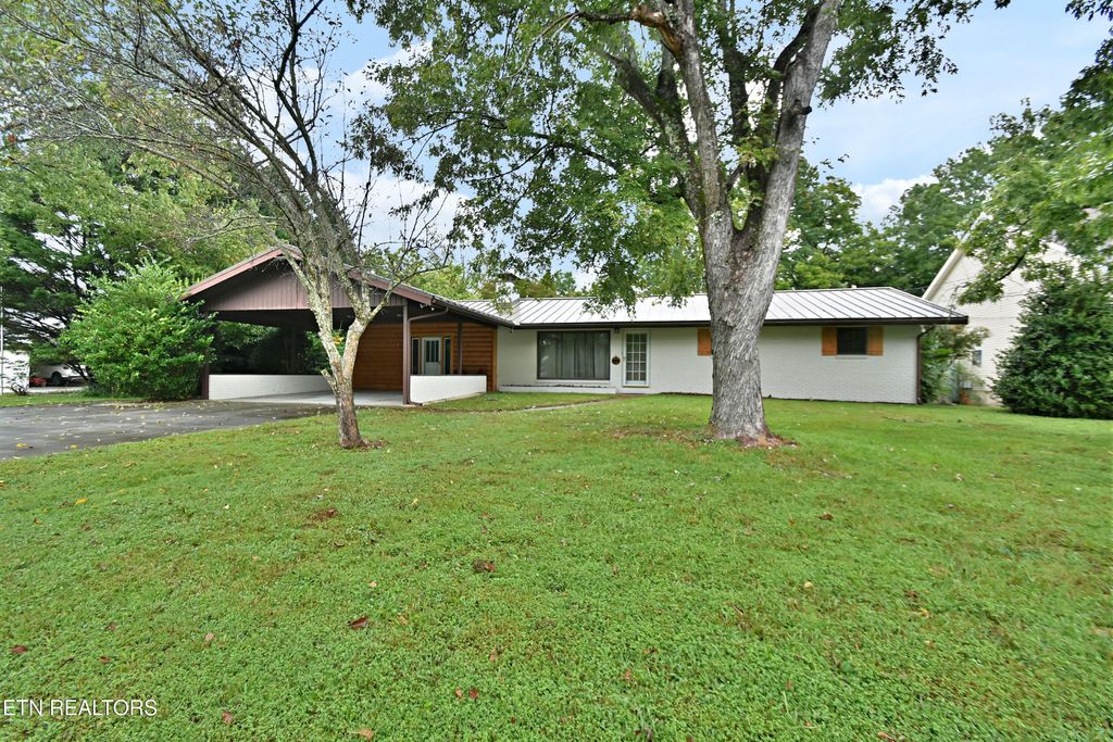 Photo of 2639 High Valley Drive, Pigeon Forge, TN 37863 (MLS # 1314299)