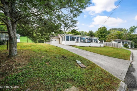Tiny photo for 425 E Church St, Kingston, TN 37763 (MLS # 1355838)
