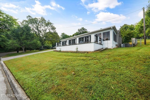 Tiny photo for 425 E Church St, Kingston, TN 37763 (MLS # 1355838)