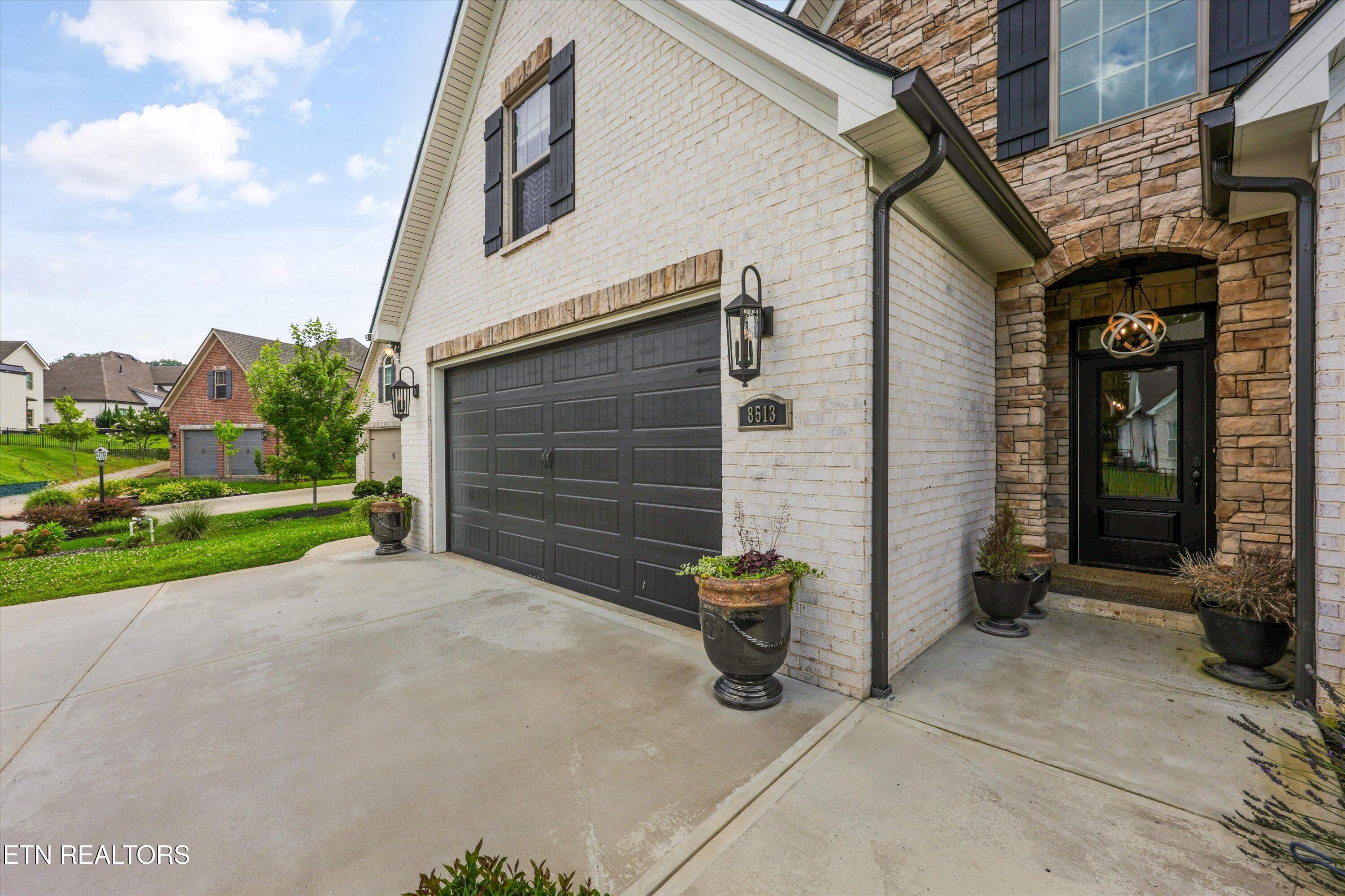 8513 Sunscape Lane