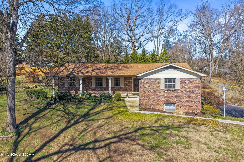 Photo of 1729 Lavendale Circle, Knoxville, TN 37920 (MLS # 1329880)