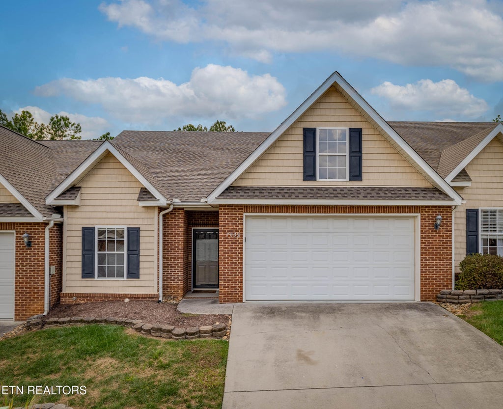 Photo of 7032 Pemmbrooke Shire Lane, Knoxville, TN 37909 (MLS # 1359375)
