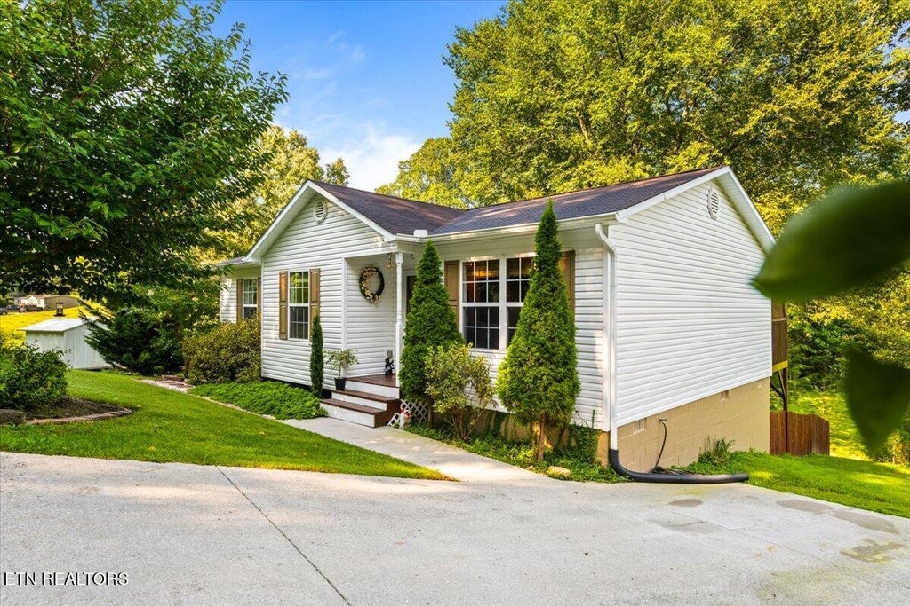 Photo of 124 Mac Ivey Lane, LaFollette, TN 37766 (MLS # 1353685)