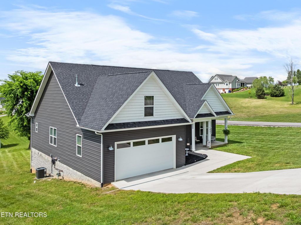 Photo of 102 Morning Glory Drive, Andersonville, TN 37705 (MLS # 1300309)