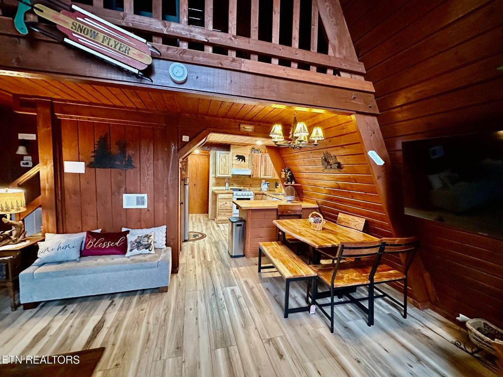 Photo of 1172 Ski Mountain RD Rd, Gatlinburg, TN 37738 (MLS # 1323521)