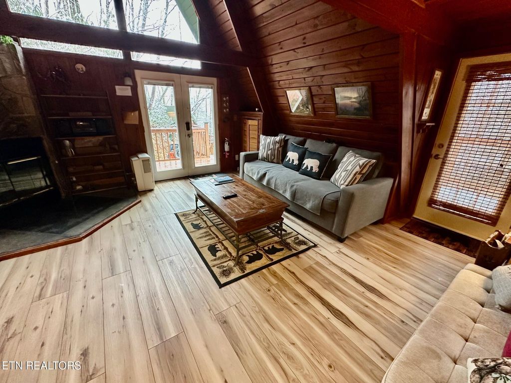 Photo of 1172 Ski Mountain RD Rd, Gatlinburg, TN 37738 (MLS # 1323521)