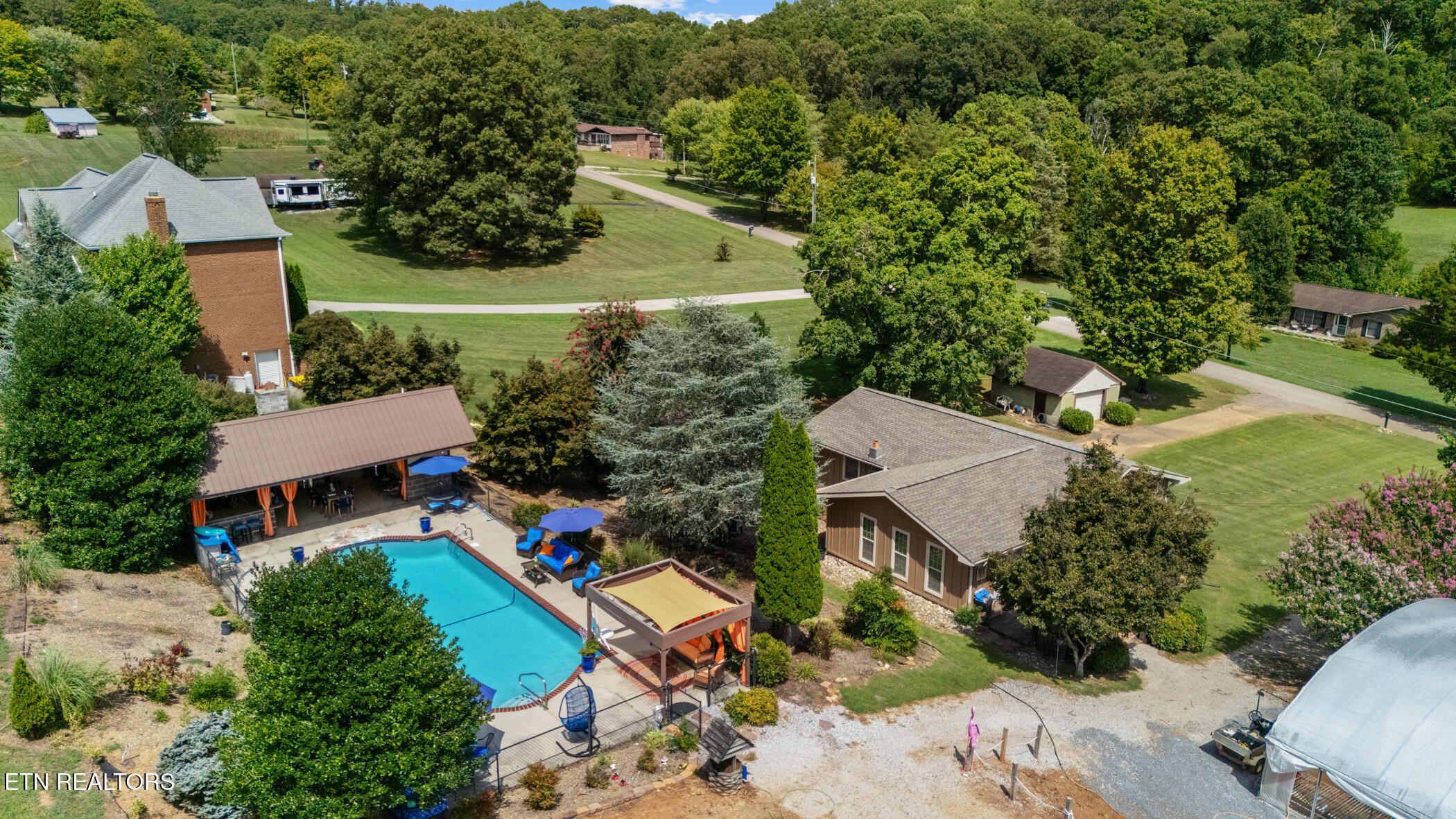 3615 Strong Rd