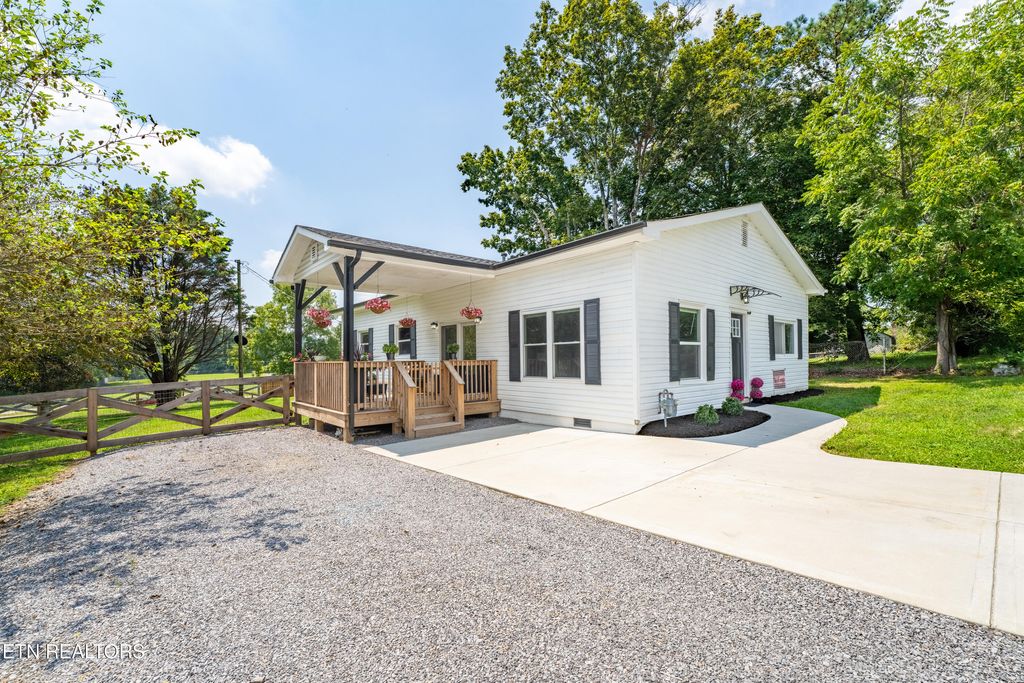 Photo of 109 Rostron Lane, Clinton, TN 37716 (MLS # 1312950)