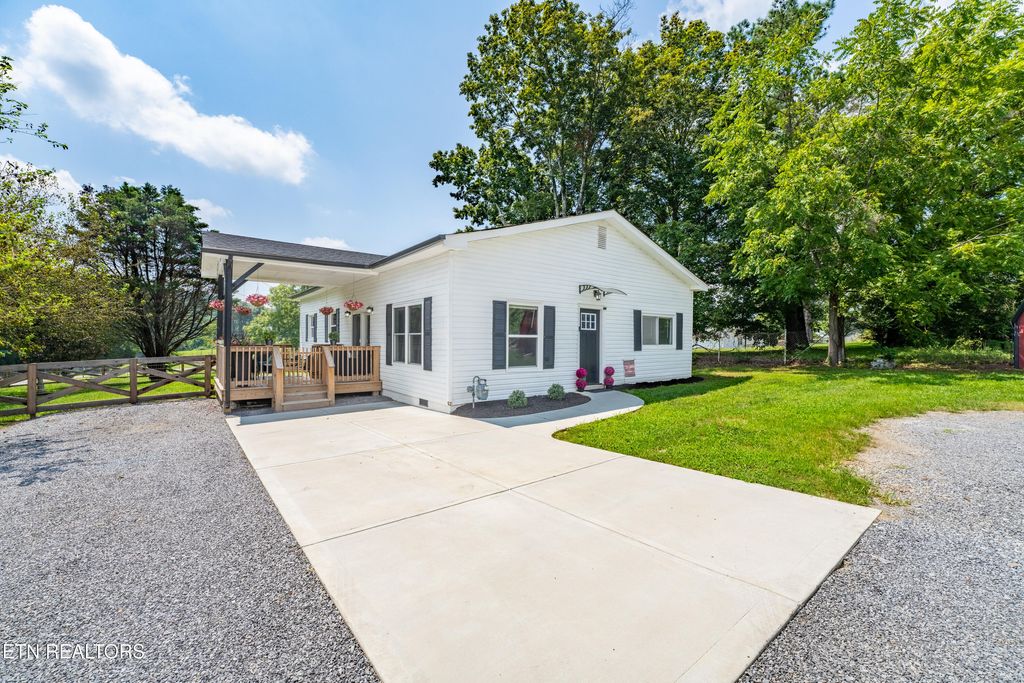 Photo of 109 Rostron Lane, Clinton, TN 37716 (MLS # 1312950)