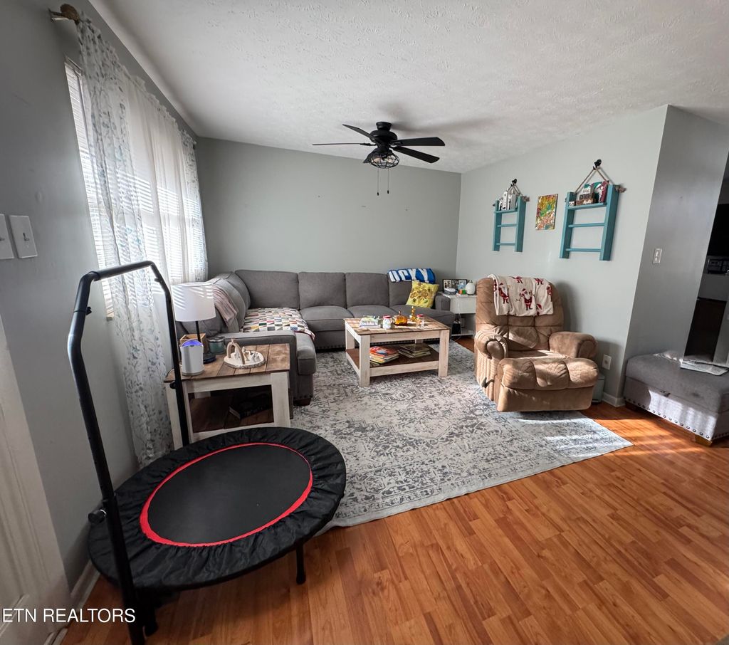 Photo of 1310 Foust Carney Rd, Powell, TN 37849 (MLS # 1324598)