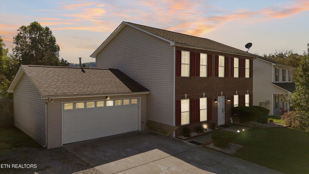 Photo of 7256 Haynesfield Lane, Knoxville, TN 37918 (MLS # 1318422)