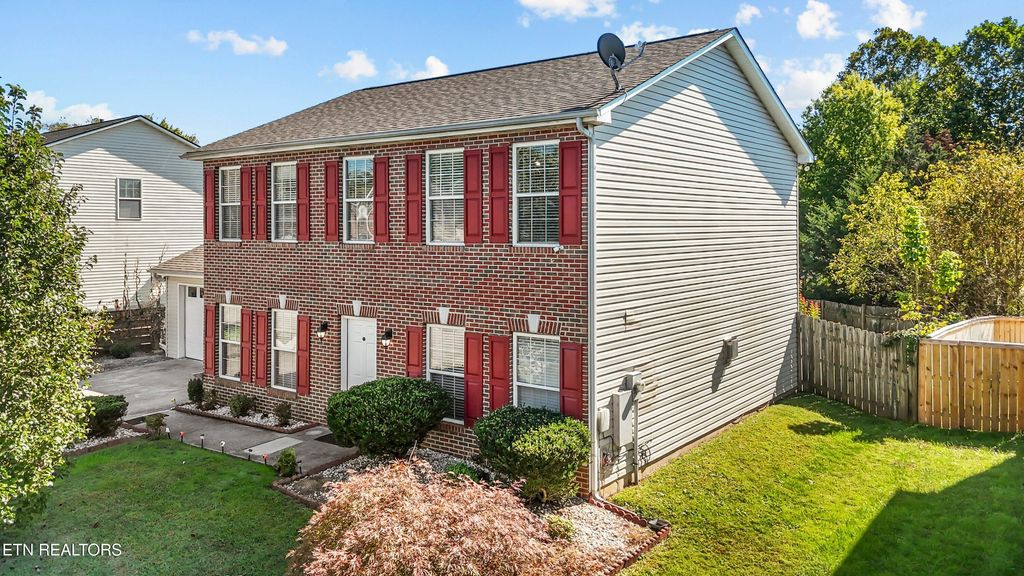 Photo of 7256 Haynesfield Lane, Knoxville, TN 37918 (MLS # 1318422)