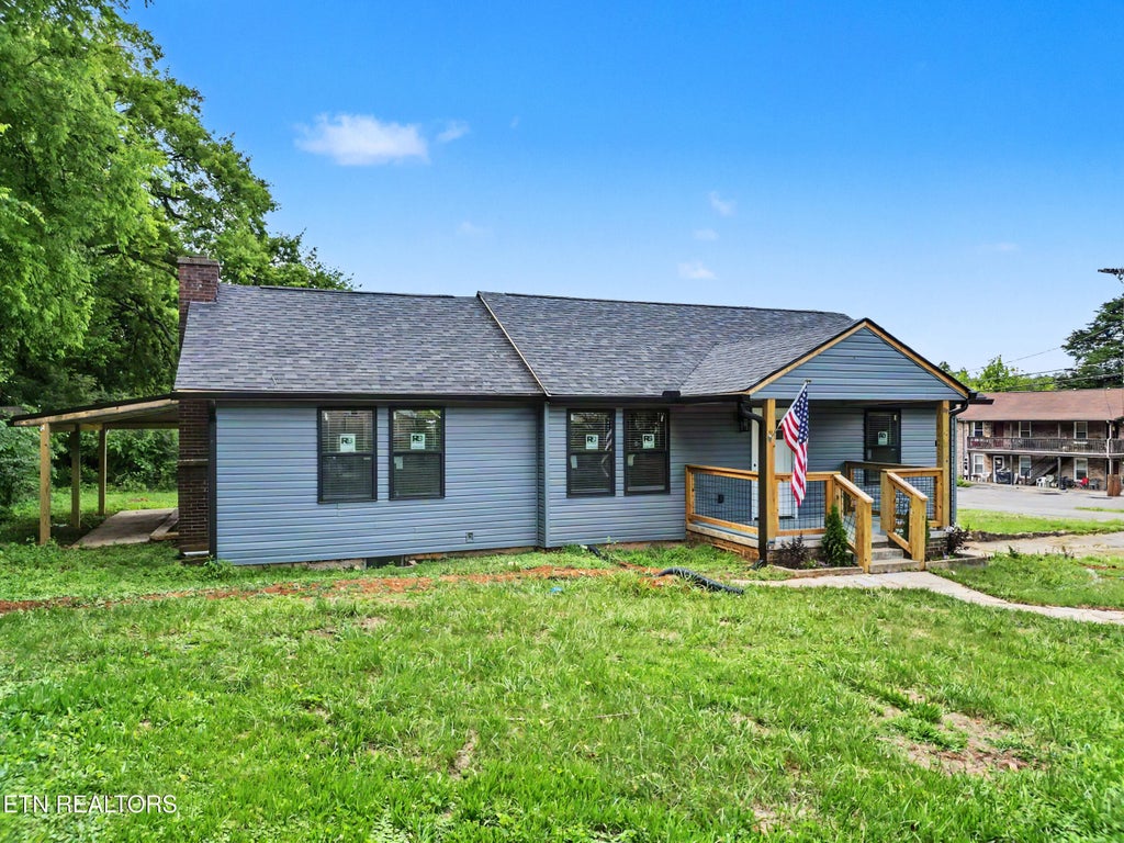 Photo of 115 Howard St, Maryville, TN 37804 (MLS # 1343807)
