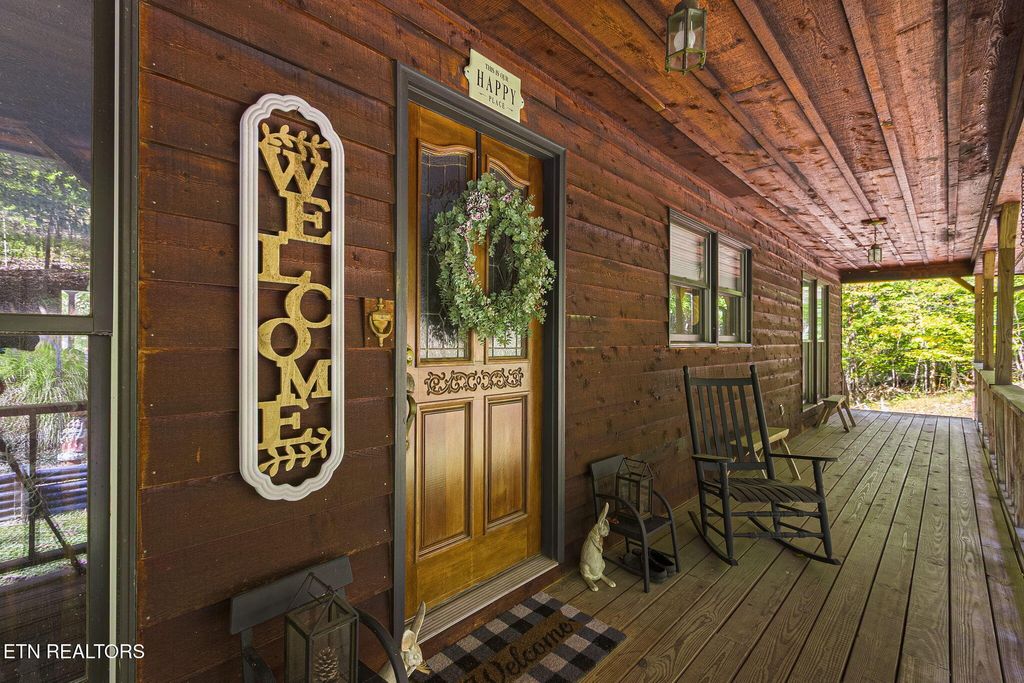 Photo of 143 Bendamere Drive, Kingston, TN 37763 (MLS # 1327909)