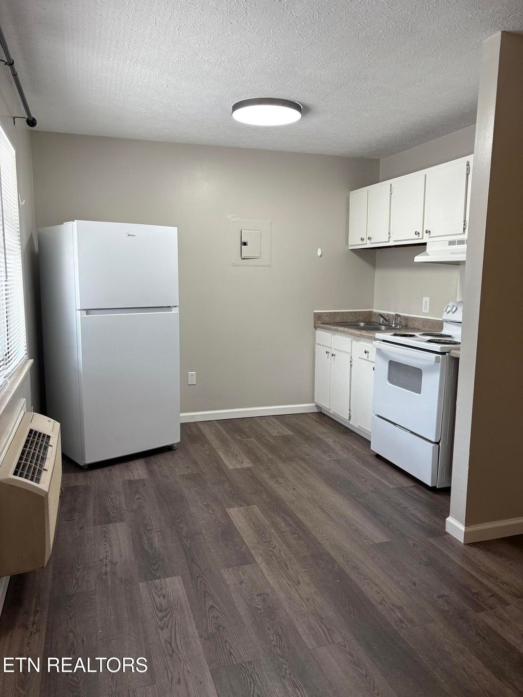 Photo of 128 S 3rd St #23, Kingston, TN 37763 (MLS # 1318839)