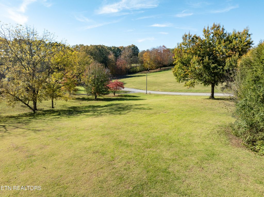 Photo of 1126 N Heritage Drive, Maryville, TN 37803 (MLS # 1320982)