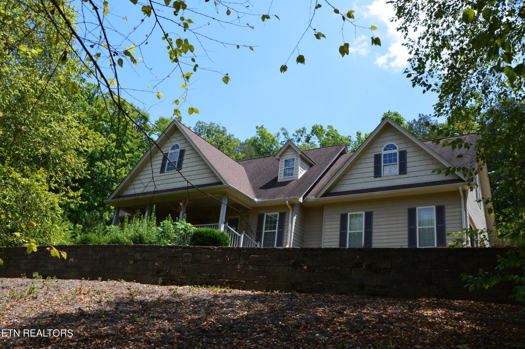 Photo of 400 Eagle Ridge, Tazewell, TN 37879 (MLS # 1270367)