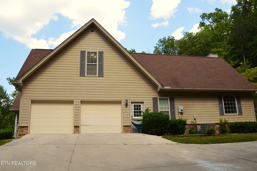 Photo of 400 Eagle Ridge, Tazewell, TN 37879 (MLS # 1270367)