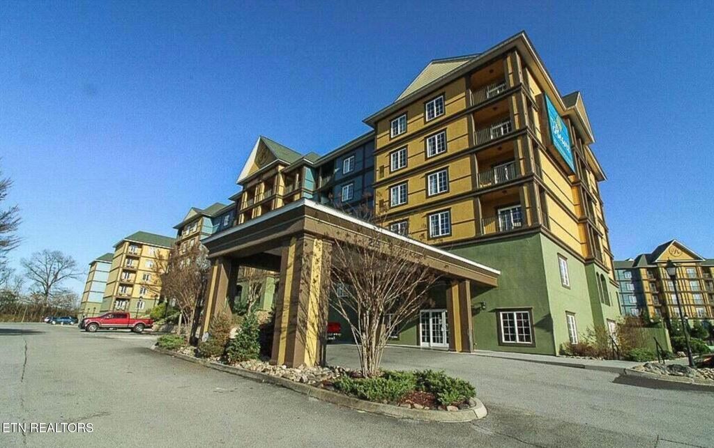 Photo of 225 Collier Drive, Unit 2409 Dr, Sevierville, TN 37862 (MLS # 1327587)