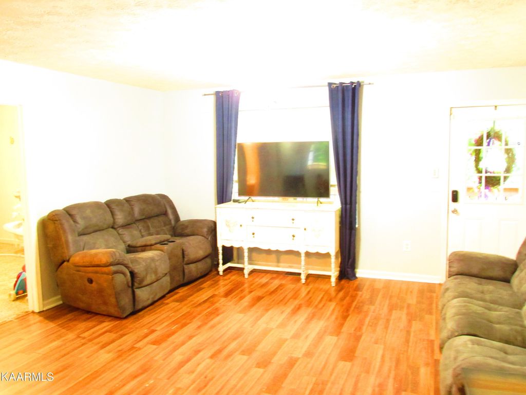 Photo of 627 Thorn Grove Pike, Strawberry Plains, TN 37871 (MLS # 1230503)