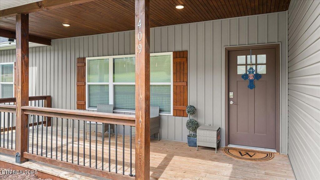 Photo of 409 Cedar Creek Circle, Kodak, TN 37764 (MLS # 1314836)