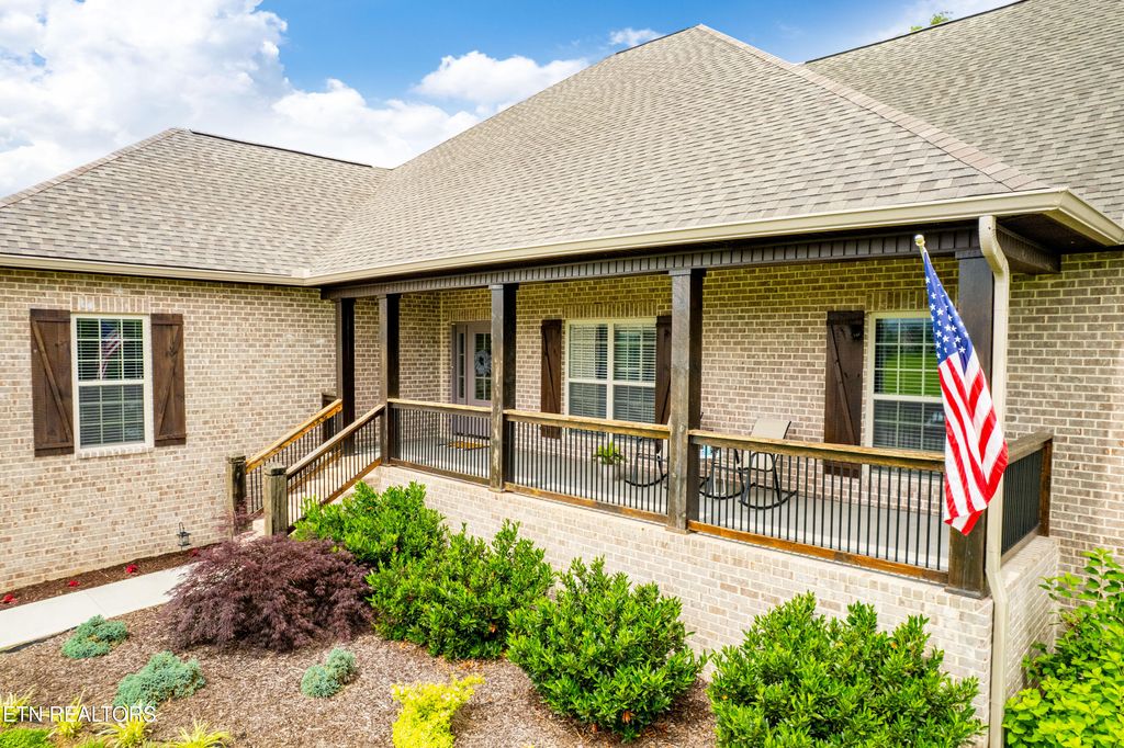 Photo of 837 Majestic Mountains Blvd, Walland, TN 37886 (MLS # 1302062)