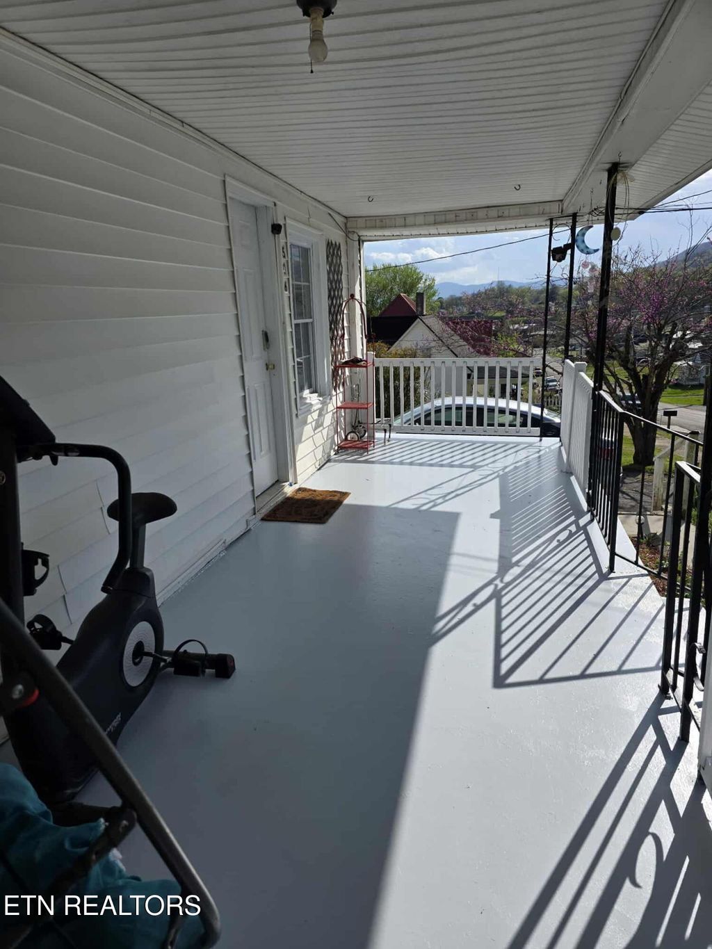 Photo of 506 E Prospect St, LaFollette, TN 37766 (MLS # 1332065)
