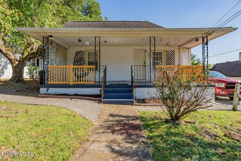 Photo of 506 E Prospect St, LaFollette, TN 37766 (MLS # 1332065)