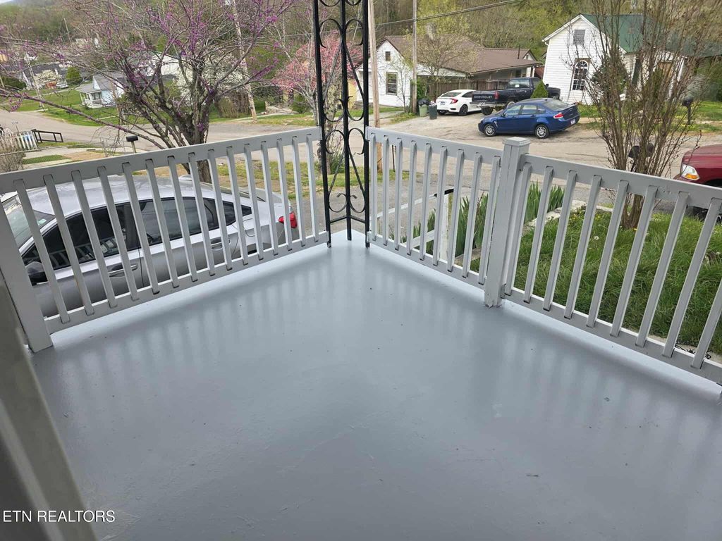 Photo of 506 E Prospect St, LaFollette, TN 37766 (MLS # 1332065)
