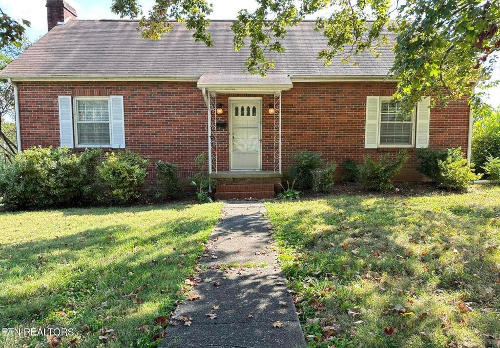 Photo of 311 W Central West Ave, Sweetwater, TN 37874 (MLS # 1287752)