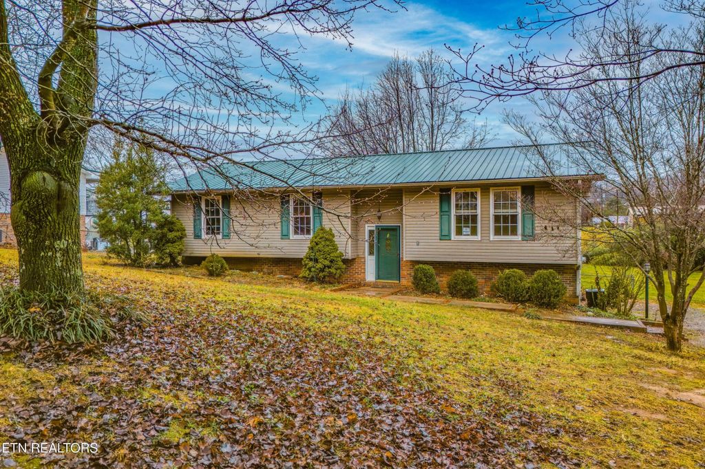 Photo of 112 Heritage Drive, Rogersville, TN 37857 (MLS # 1326095)