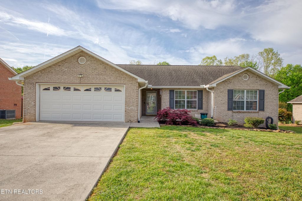Photo of 6124 Rivers Run Drive, Knoxville, TN 37914 (MLS # 1337015)