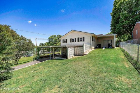 Tiny photo for 611 W 6th Ave, Lenoir City, TN 37771 (MLS # 1341456)