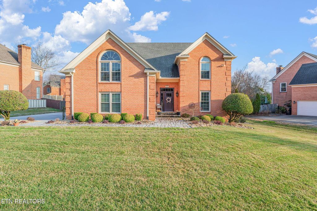Photo of 609 Sedgley Drive, Knoxville, TN 37922 (MLS # 1330033)