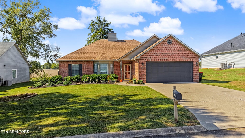 Photo of 1405 Bens View Court, Maryville, TN 37803 (MLS # 1357984)