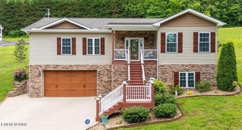 Photo of 180 Owens Drive, Rocky Top, TN 37769 (MLS # 1357004)