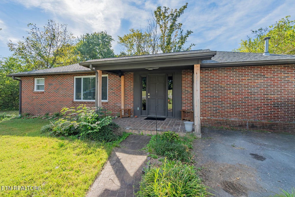 Photo of 11 Ervin St, Athens, TN 37303 (MLS # 1358050)