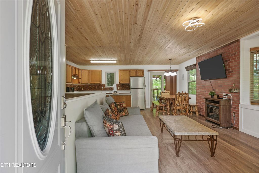 Photo of 375 Sugar Mountain Way, Pigeon Forge, TN 37863 (MLS # 1338253)