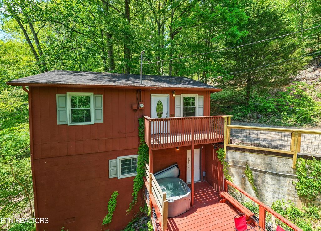 Photo of 375 Sugar Mountain Way, Pigeon Forge, TN 37863 (MLS # 1338253)