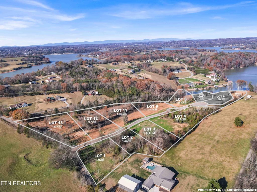 Photo of 3830 Lakeside Estates Way, Louisville, TN 37777 (MLS # 1329180)
