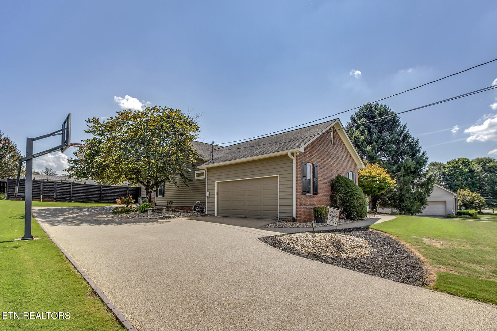411 Dairy Lane Lane