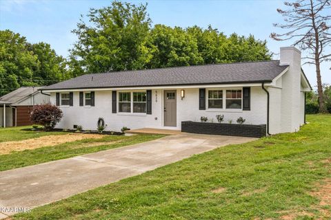 Photo of 5629 Kentwood Rd, Knoxville, TN 37912 (MLS # 1332058)