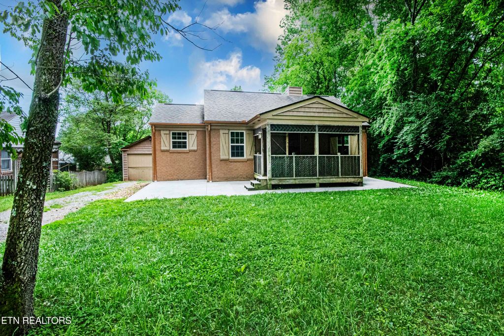 Photo of 1504 Garfield St, Alcoa, TN 37701 (MLS # 1300920)