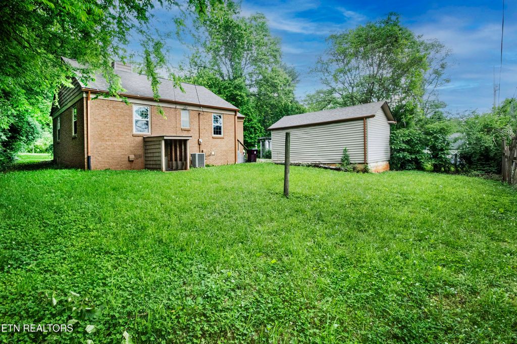 Photo of 1504 Garfield St, Alcoa, TN 37701 (MLS # 1300920)