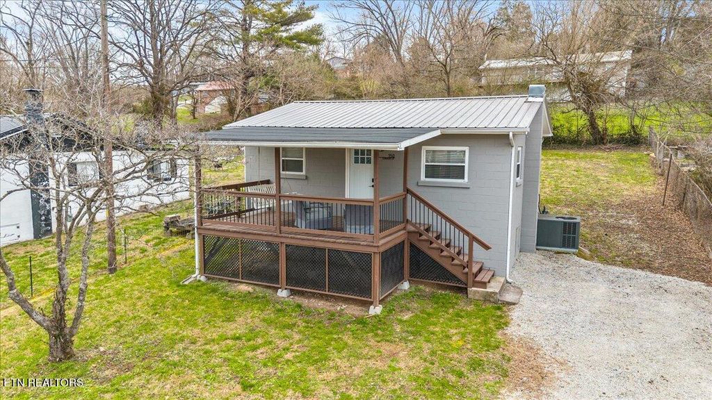 Photo of 150 Connor St St, Jacksboro, TN 37757 (MLS # 1326575)